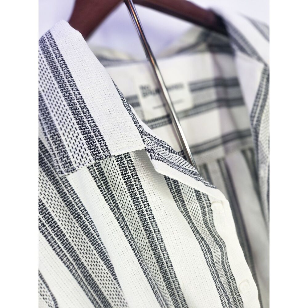 No Boundaries Striped Short Sleeve Button Down Shirt XL NWT